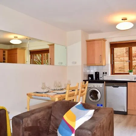 Spacious And Bright 2 Bedroom In 2
