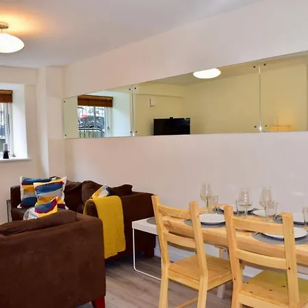 Апартаменты Spacious And Bright 2 Bedroom In 2 *